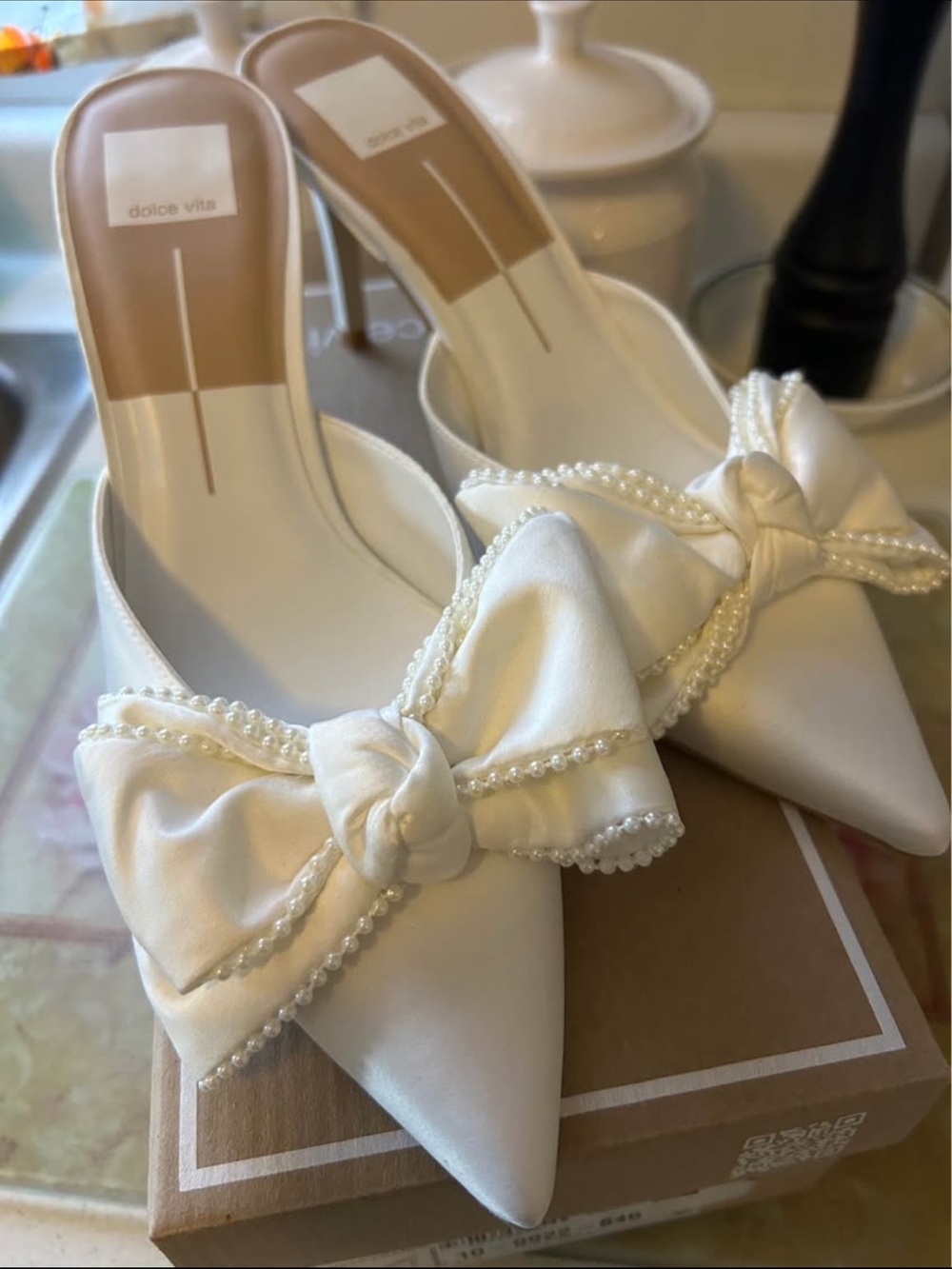 NWT Dolce Vita White Pearl Bow Bridal Shoes